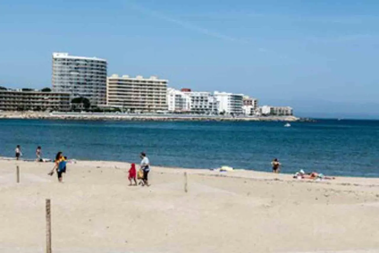 Primerisima Linea De Mar. Hutg 038644-53 L' Escala アパート