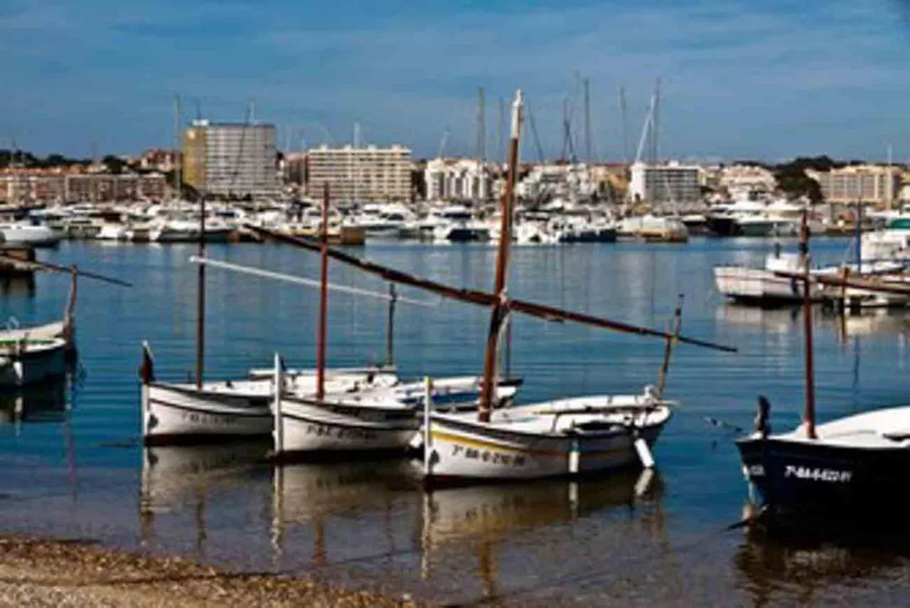 Primerisima Linea De Mar. Hutg 038644-53 L' Escala